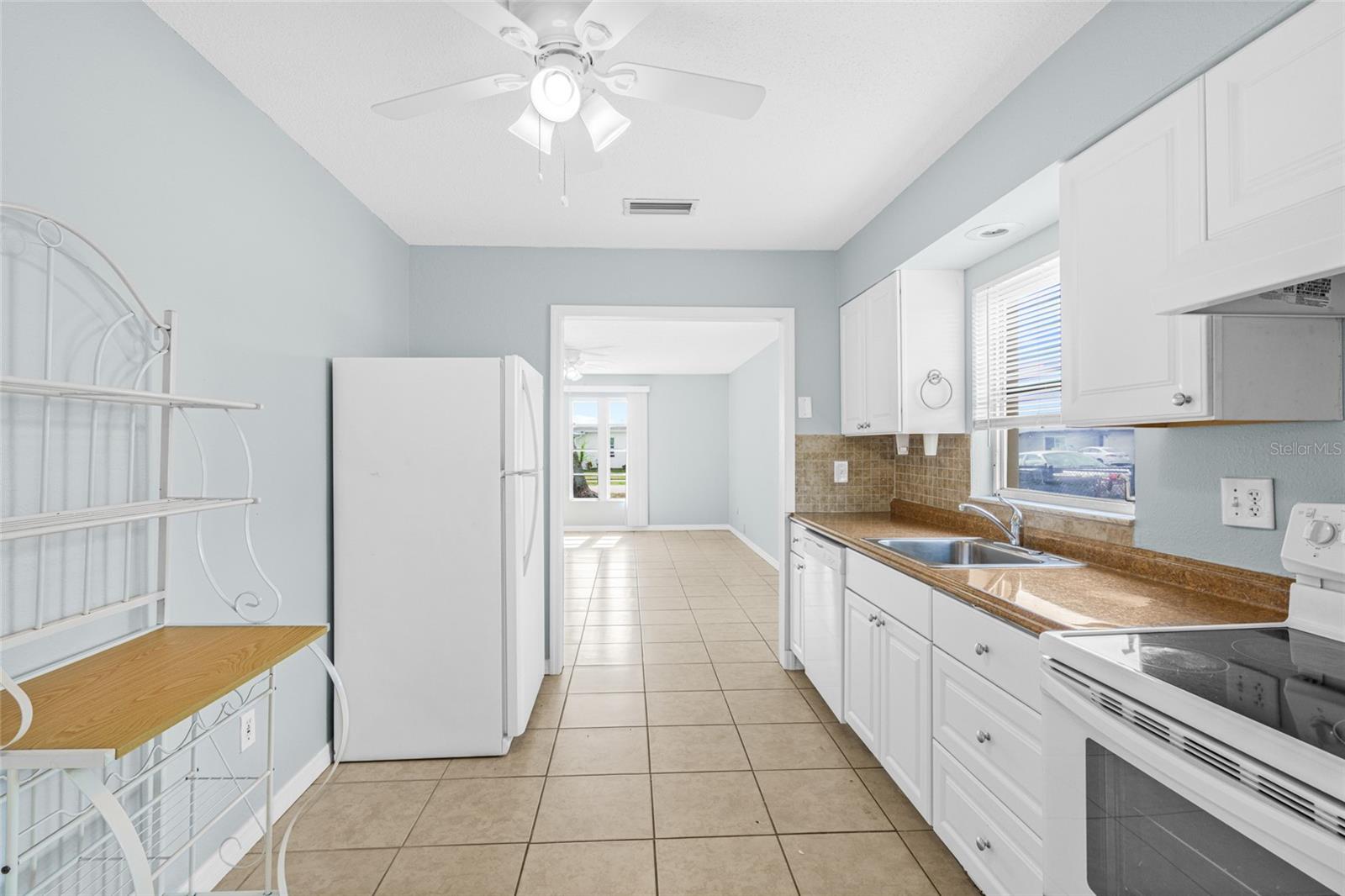 PORT CHARLOTTE SUB 03 - Residential Lease