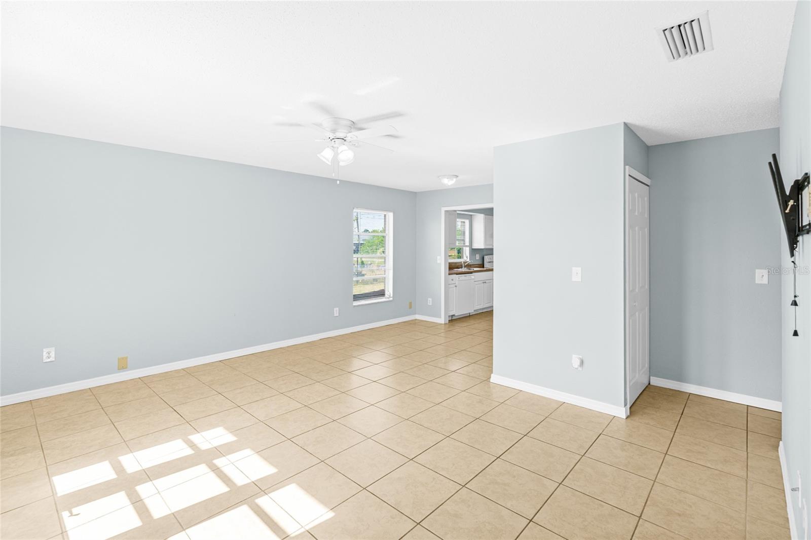 PORT CHARLOTTE SUB 03 - Residential Lease