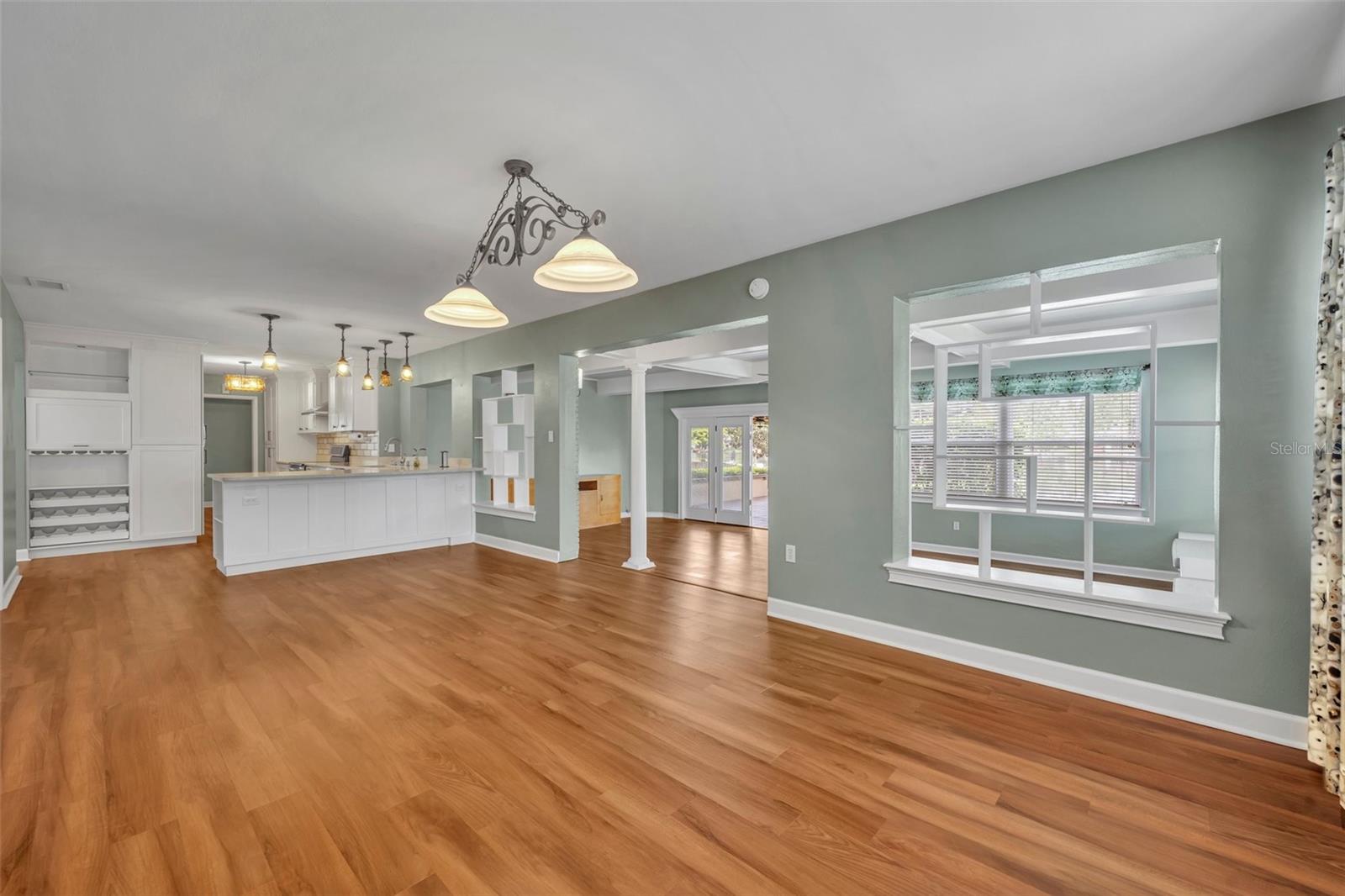 ARDSLEY MANOR - Residential