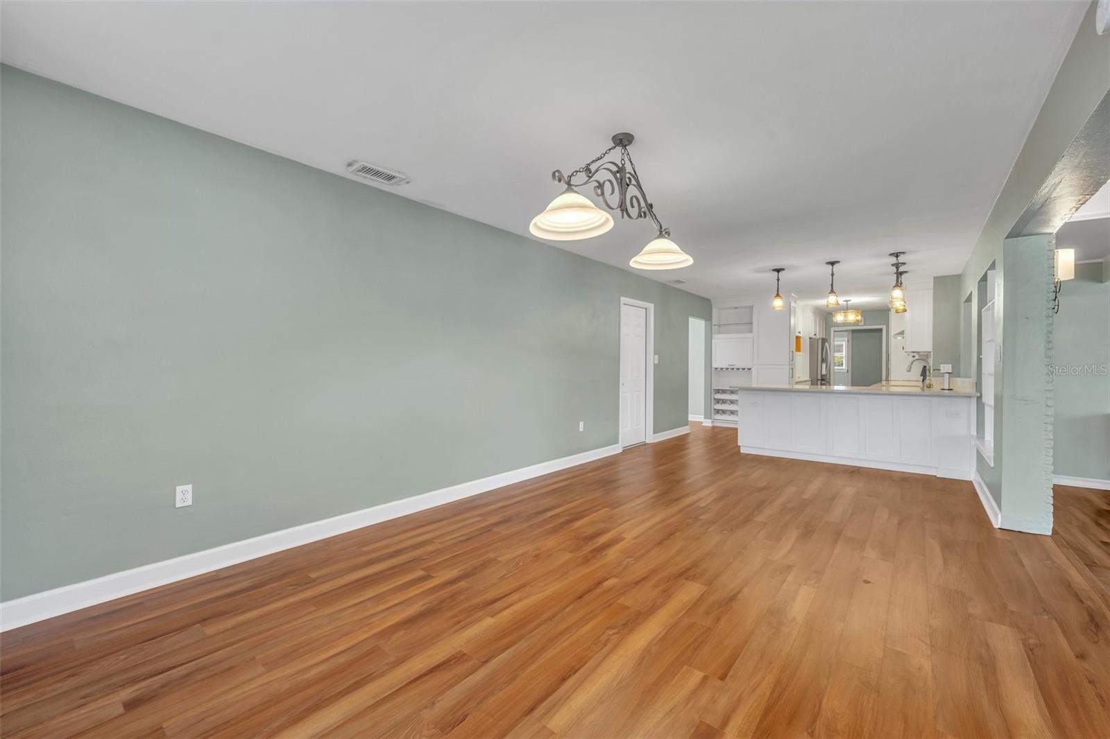 ARDSLEY MANOR - Residential