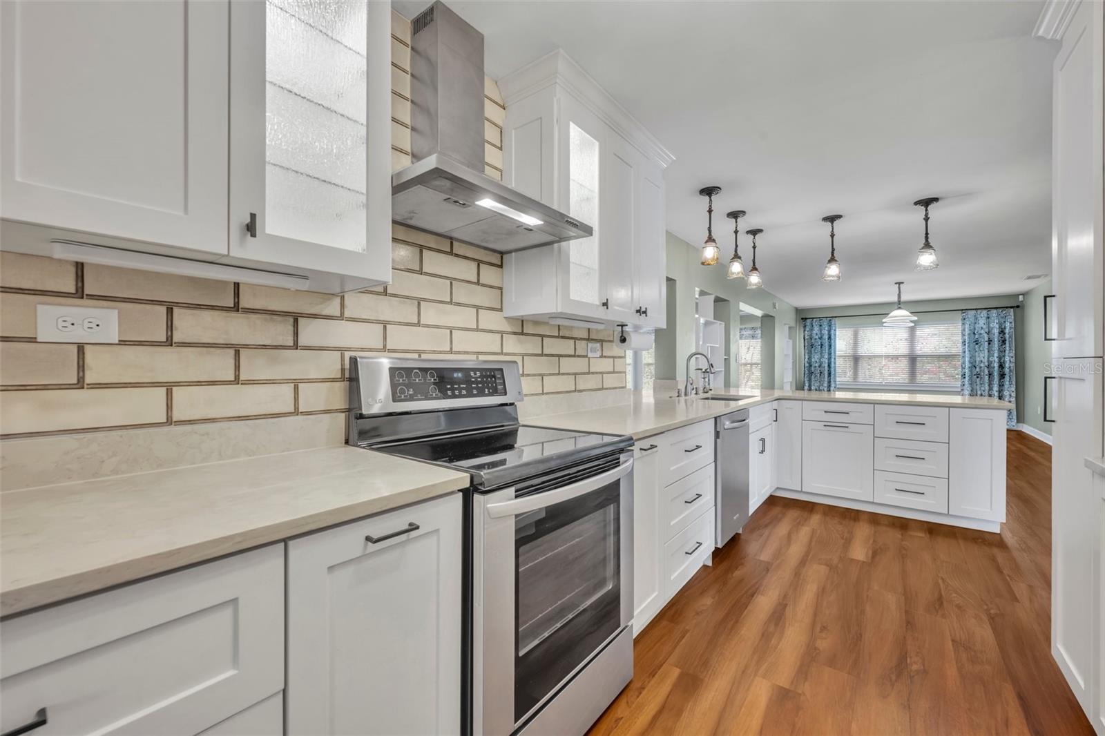 ARDSLEY MANOR - Residential
