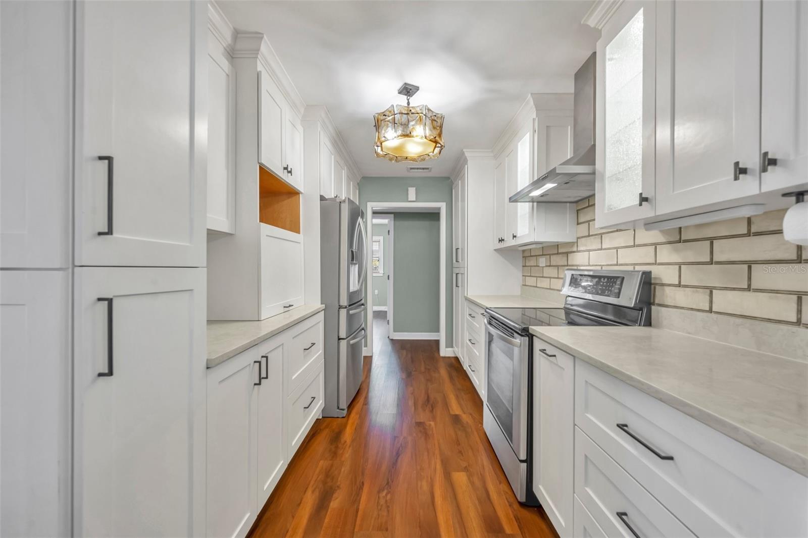 ARDSLEY MANOR - Residential