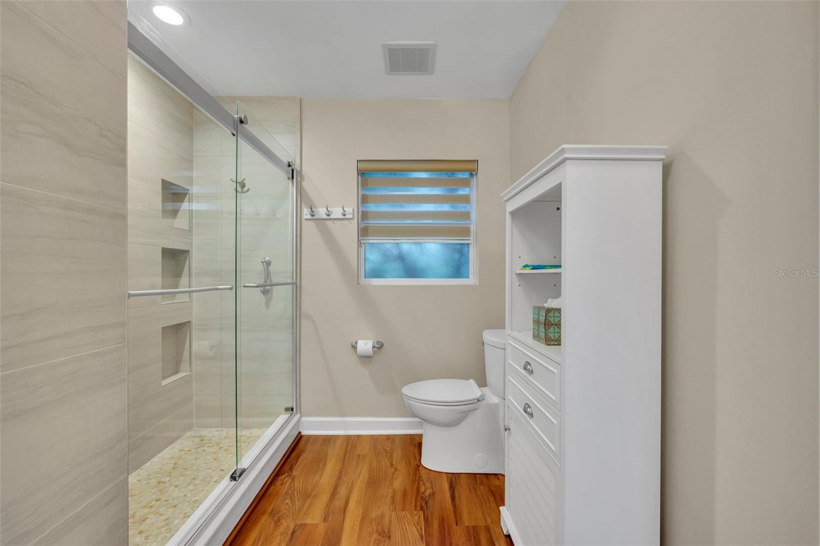 ARDSLEY MANOR - Residential