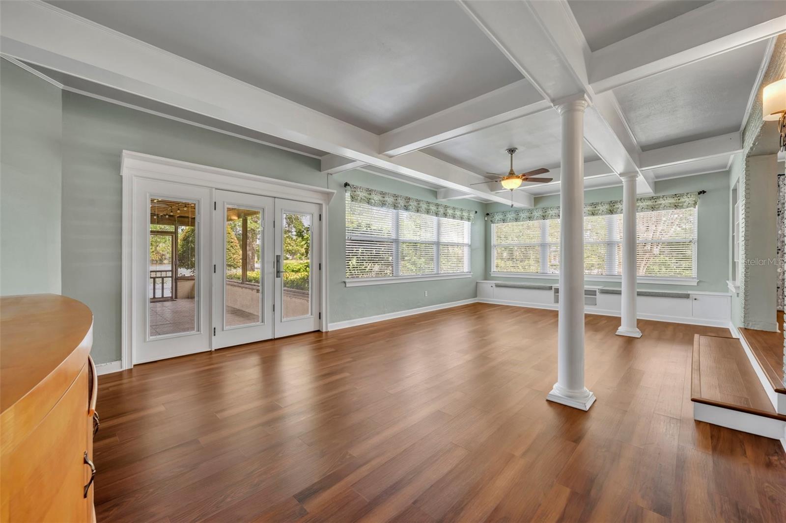 ARDSLEY MANOR - Residential