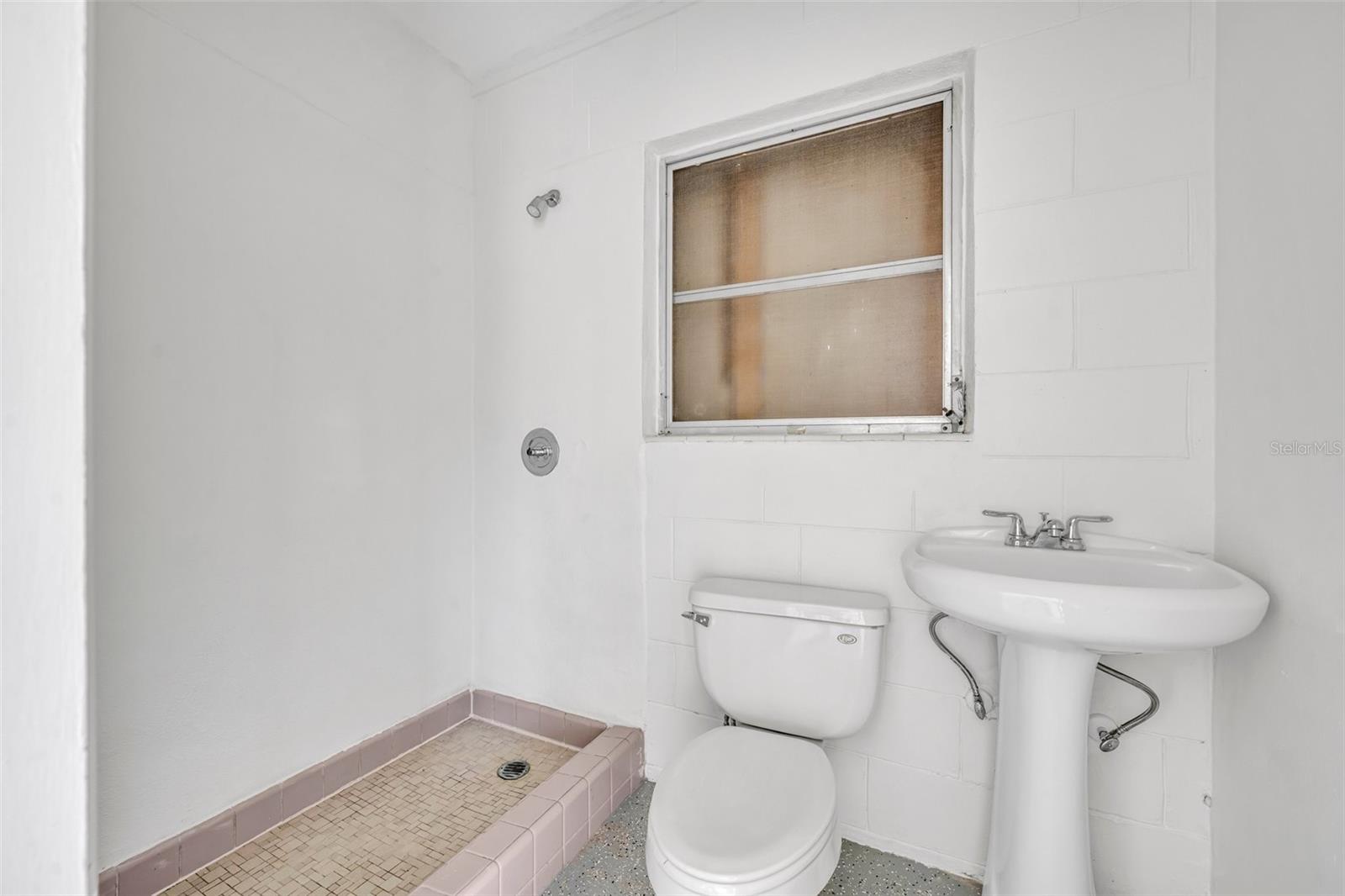 ARDSLEY MANOR - Residential