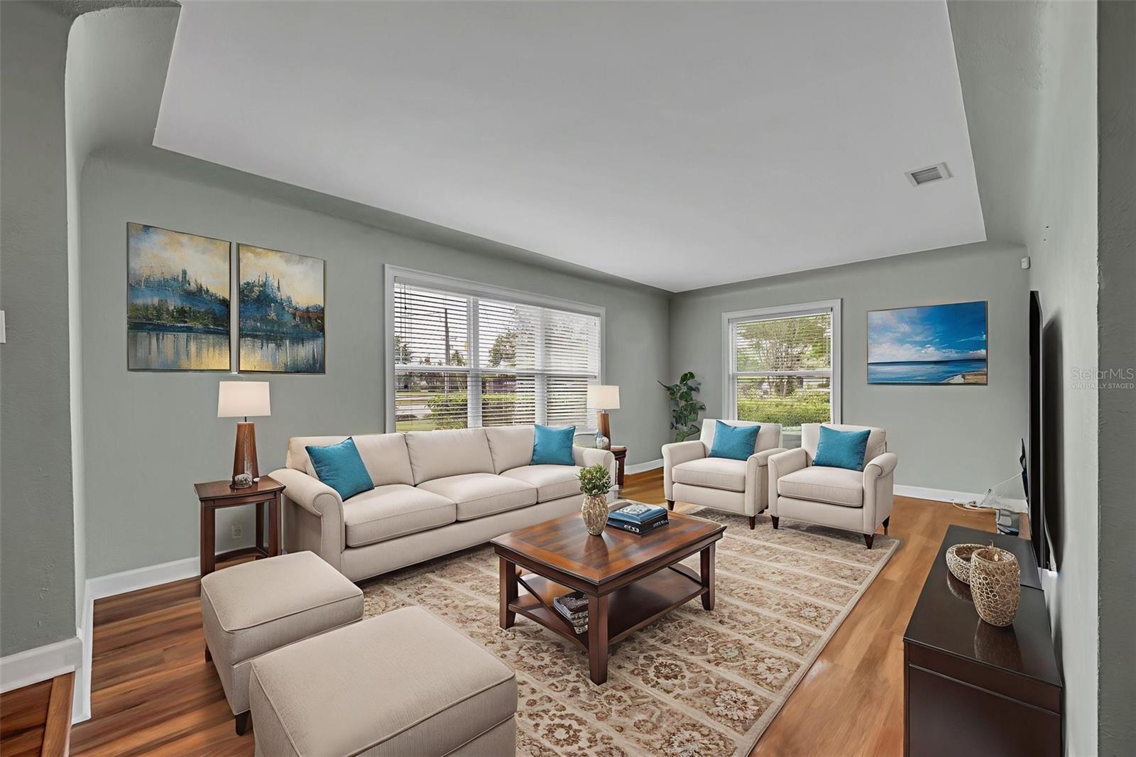 ARDSLEY MANOR - Residential
