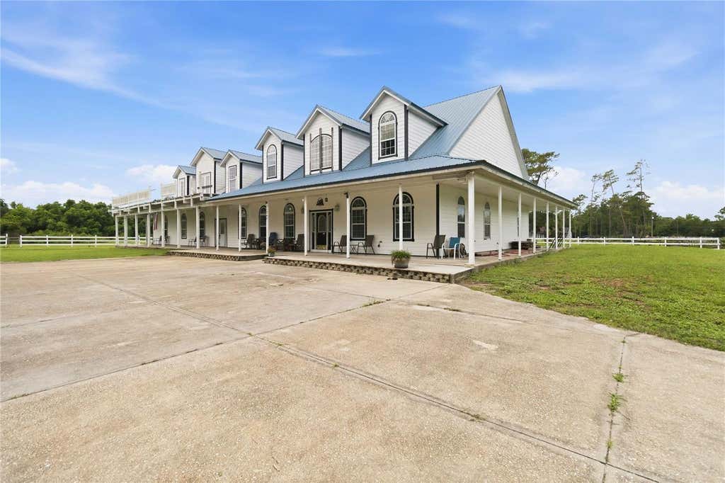 Photo of 31243 Bear Pond Drive, Sorrento, FL 32776 (MLS # O6417163)