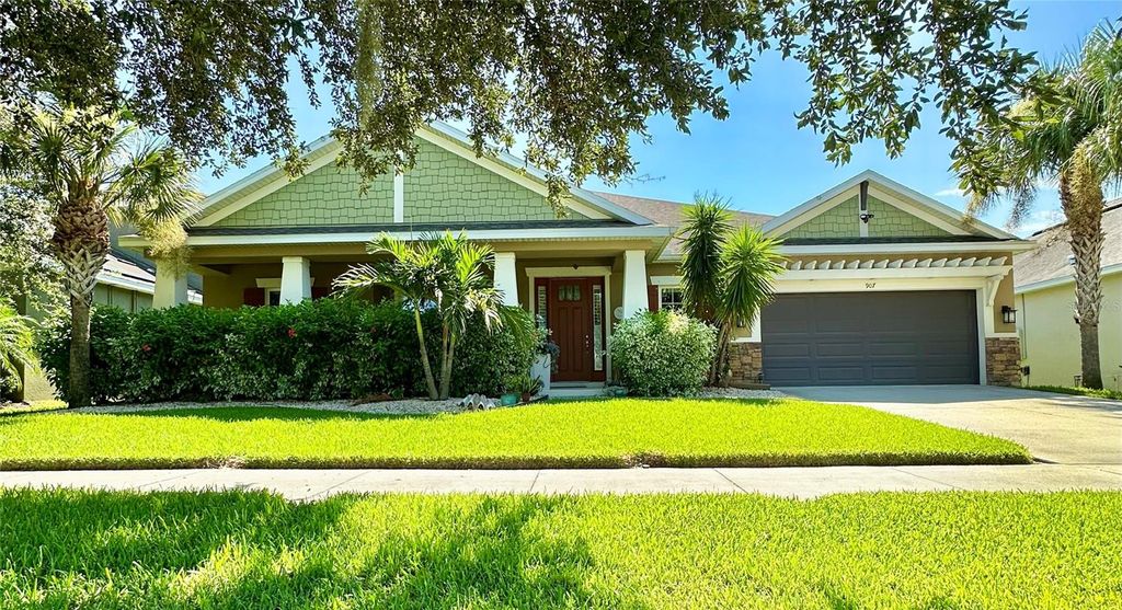 Photo of 907 Heritage Groves Drive, Brandon, FL 33510 (MLS # TB8414344)