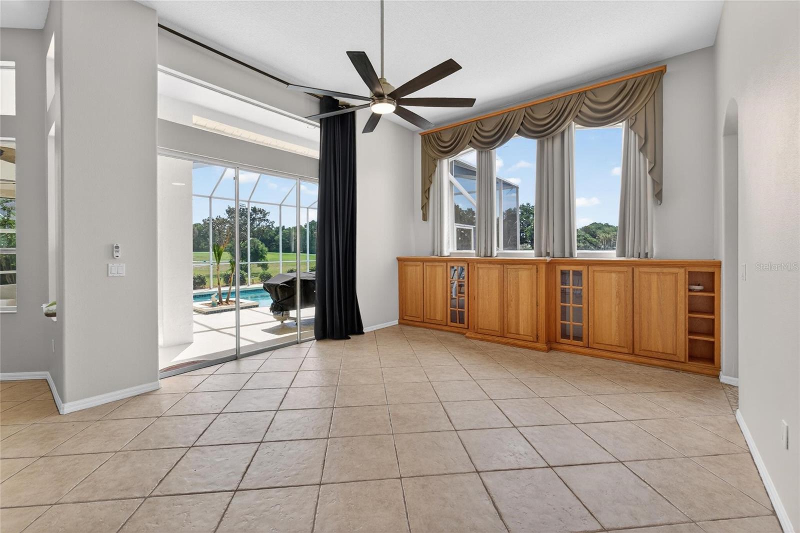 37B RIVER HILLS COUNTRY CLUB PARCEL 11 - Residential