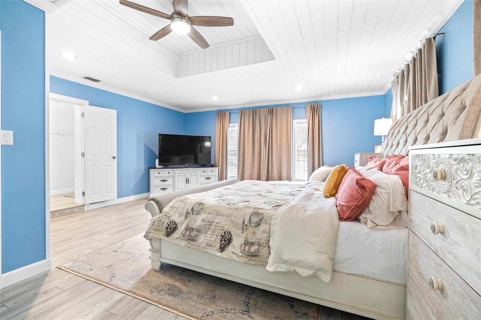 ELOISE WOODS LAKE ROY UNIT - Residential