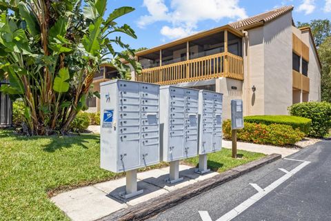 Photo of 3033 Willow Green #10, Sarasota, FL 34235 (MLS # A4691560)