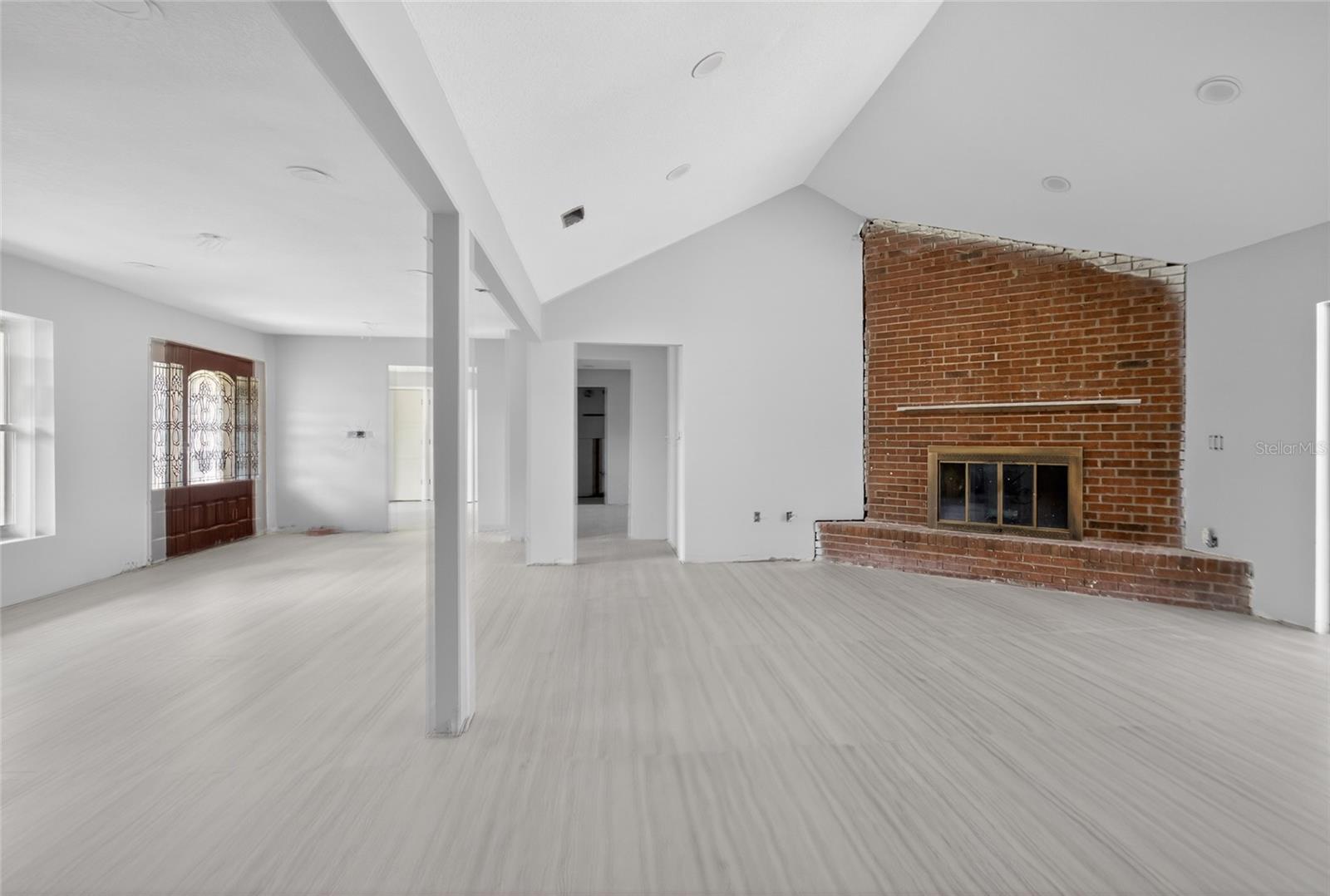 LAKE CONWAY SHORES - Residential