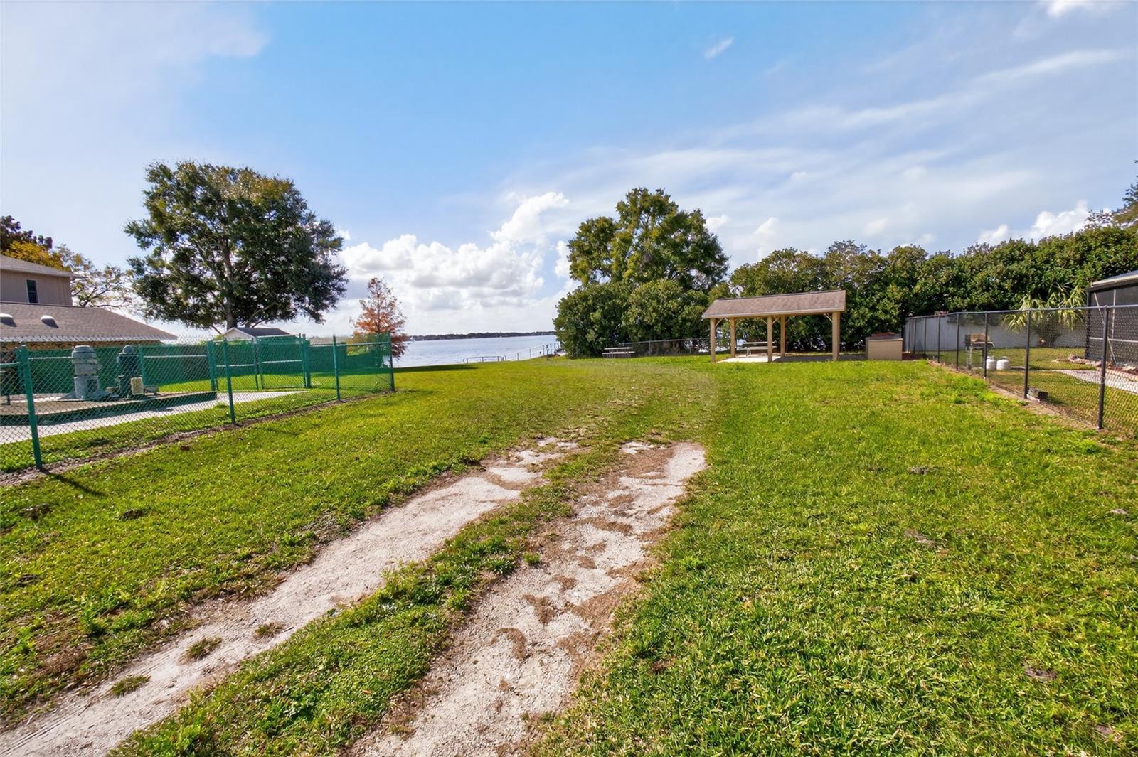 LAKE CONWAY SHORES - Residential