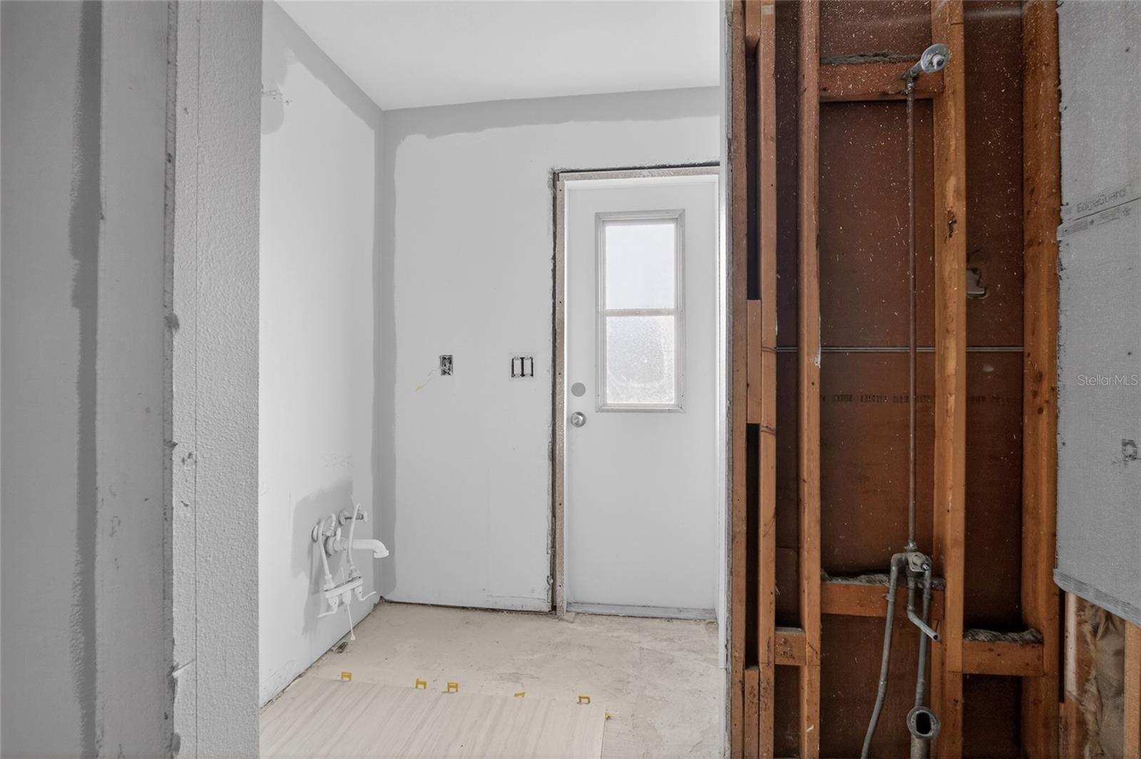 LAKE CONWAY SHORES - Residential