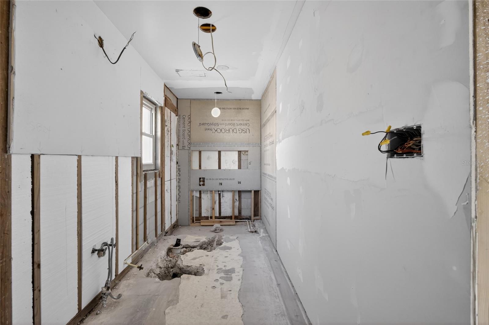 LAKE CONWAY SHORES - Residential