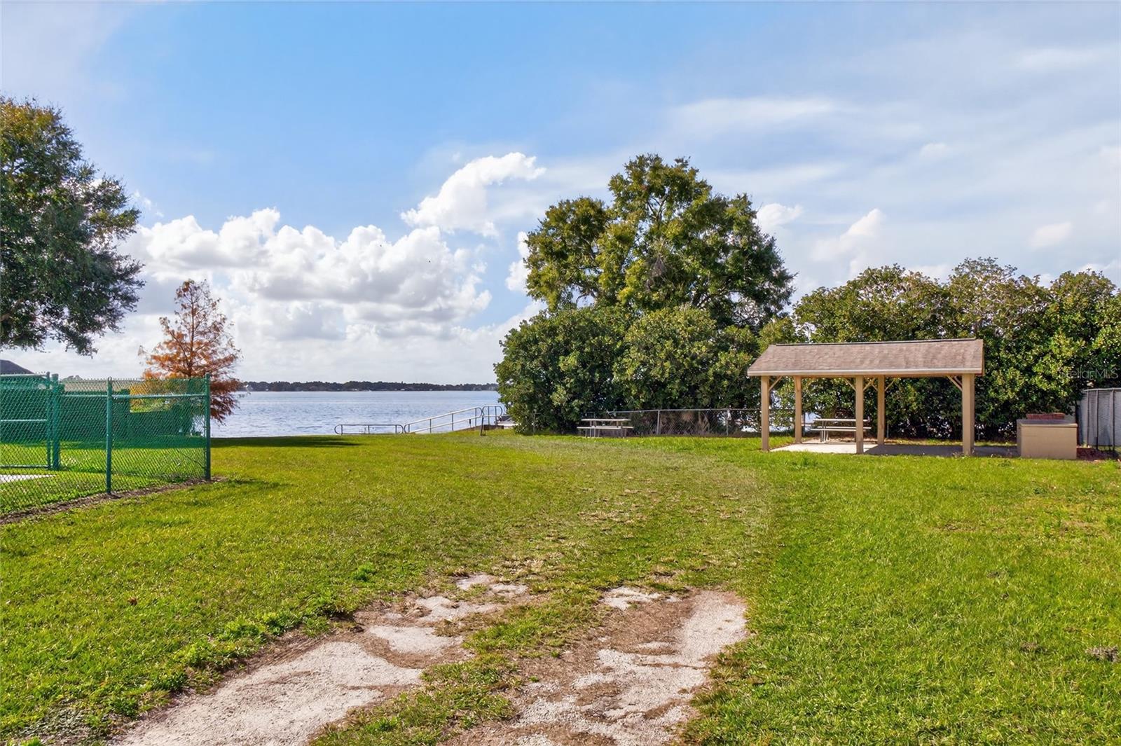 LAKE CONWAY SHORES - Residential
