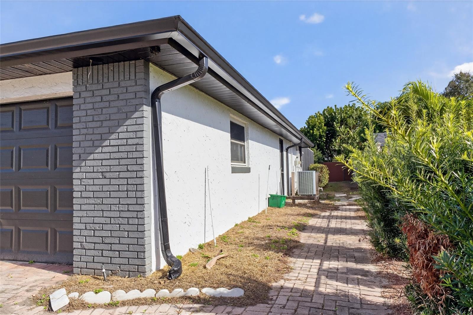 LAKE CONWAY SHORES - Residential