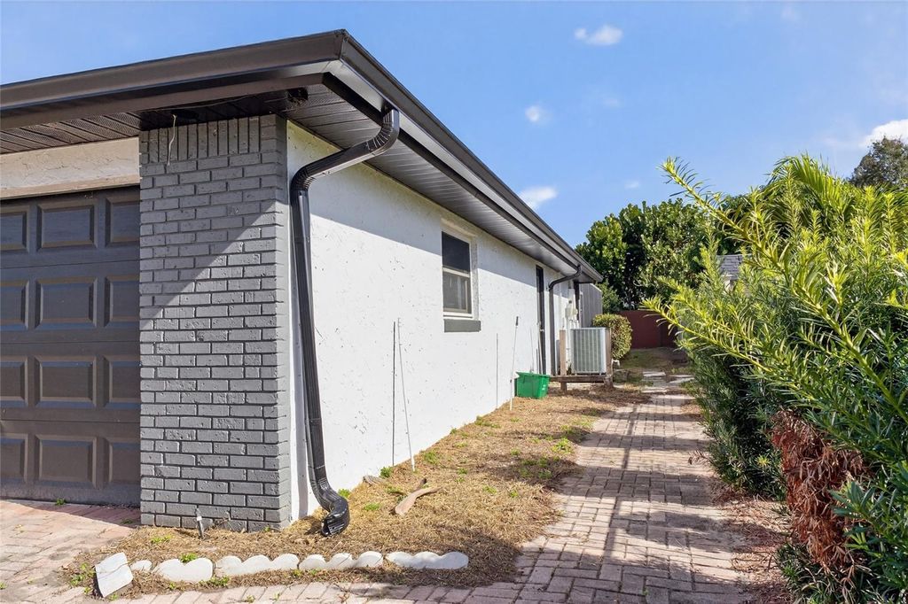 Photo of 5427 Ming Drive, Belle Isle, FL 32812 (MLS # O6373209)