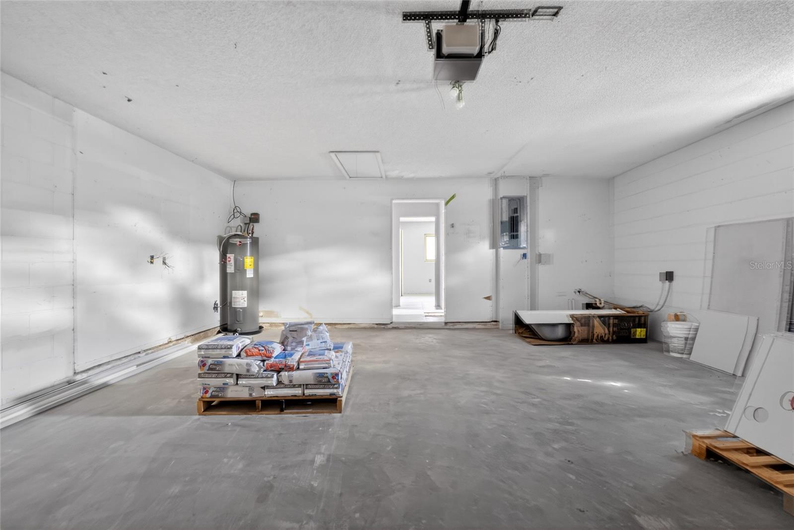 LAKE CONWAY SHORES - Residential