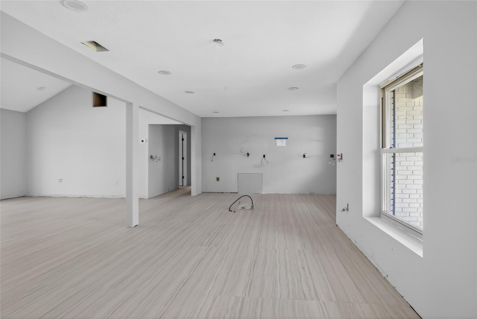 LAKE CONWAY SHORES - Residential