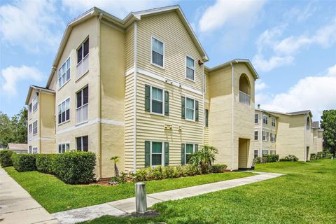 Photo of 18245 Bridle Club Drive #18245, Tampa, FL 33647 (MLS # TB8511725)