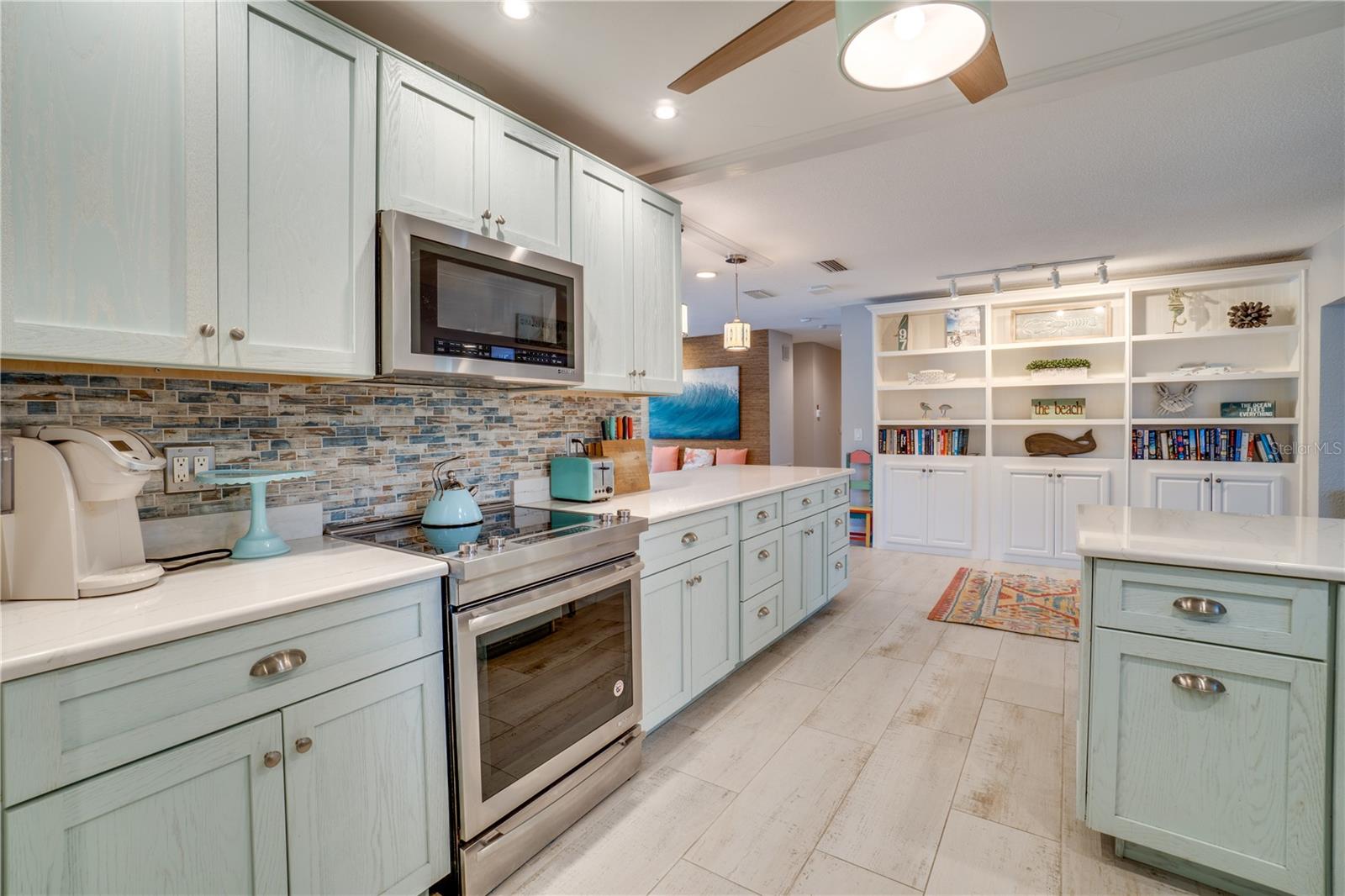 ISLAND CEDARS - Residential