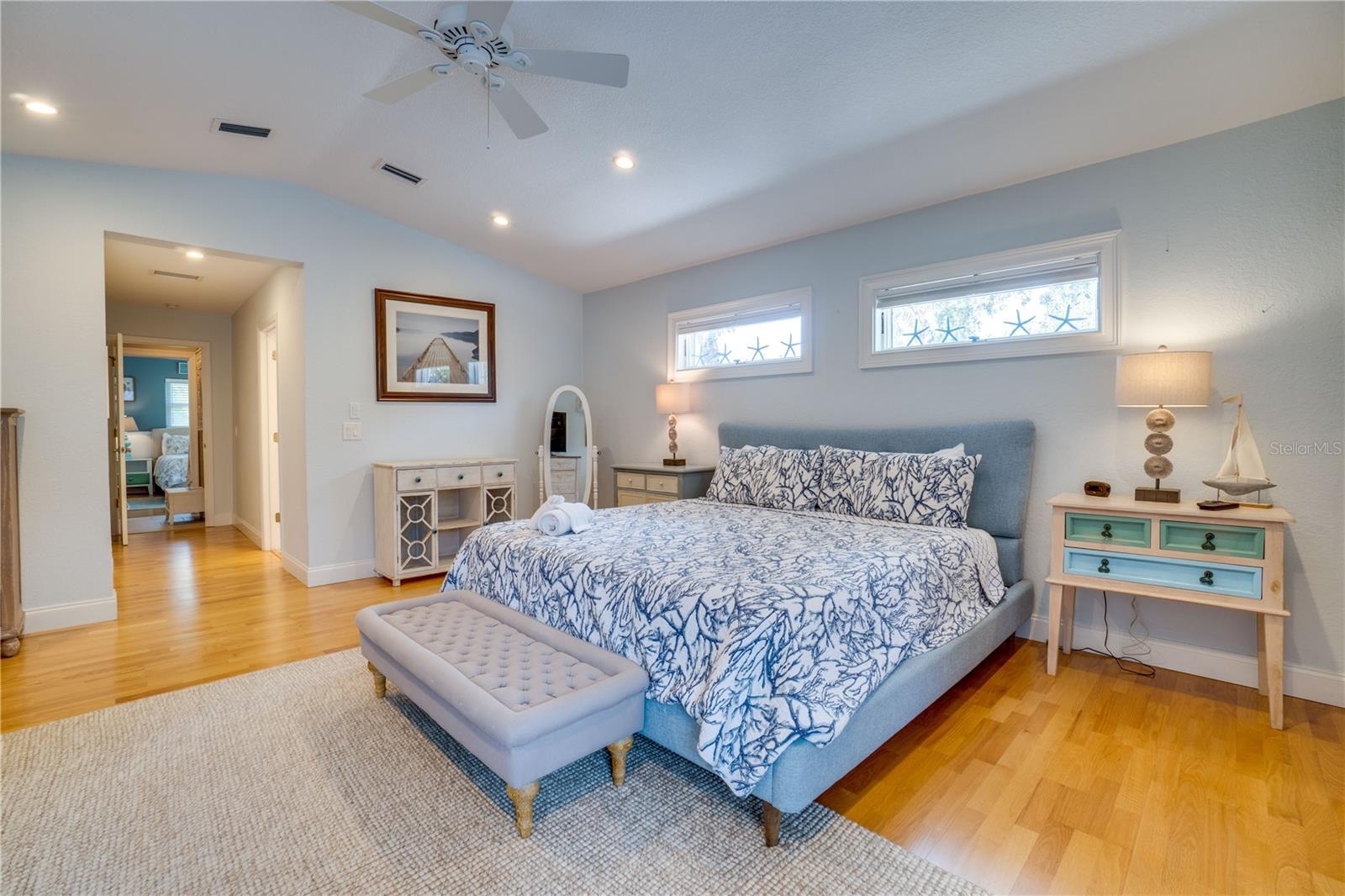 ISLAND CEDARS - Residential