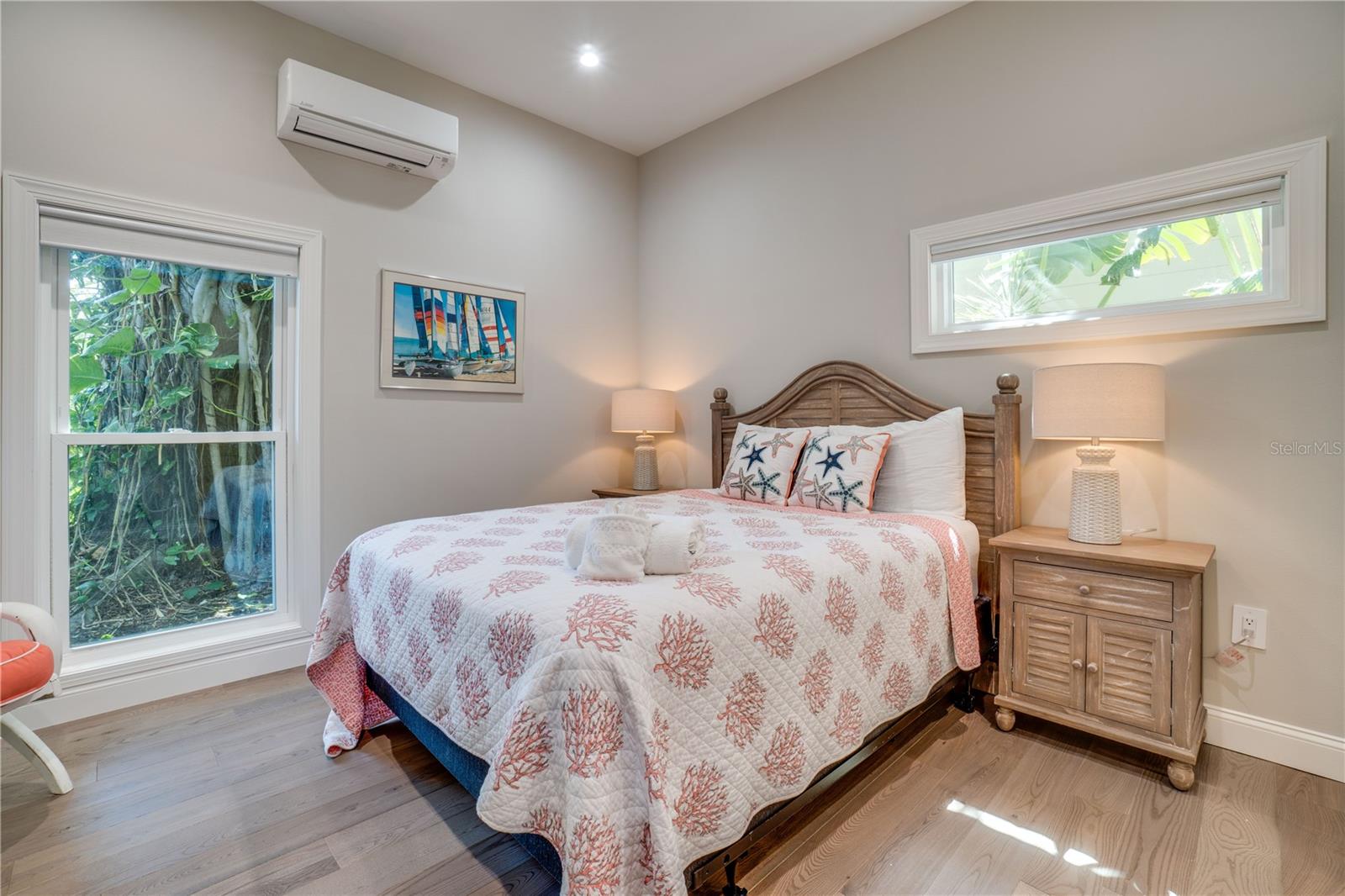 ISLAND CEDARS - Residential