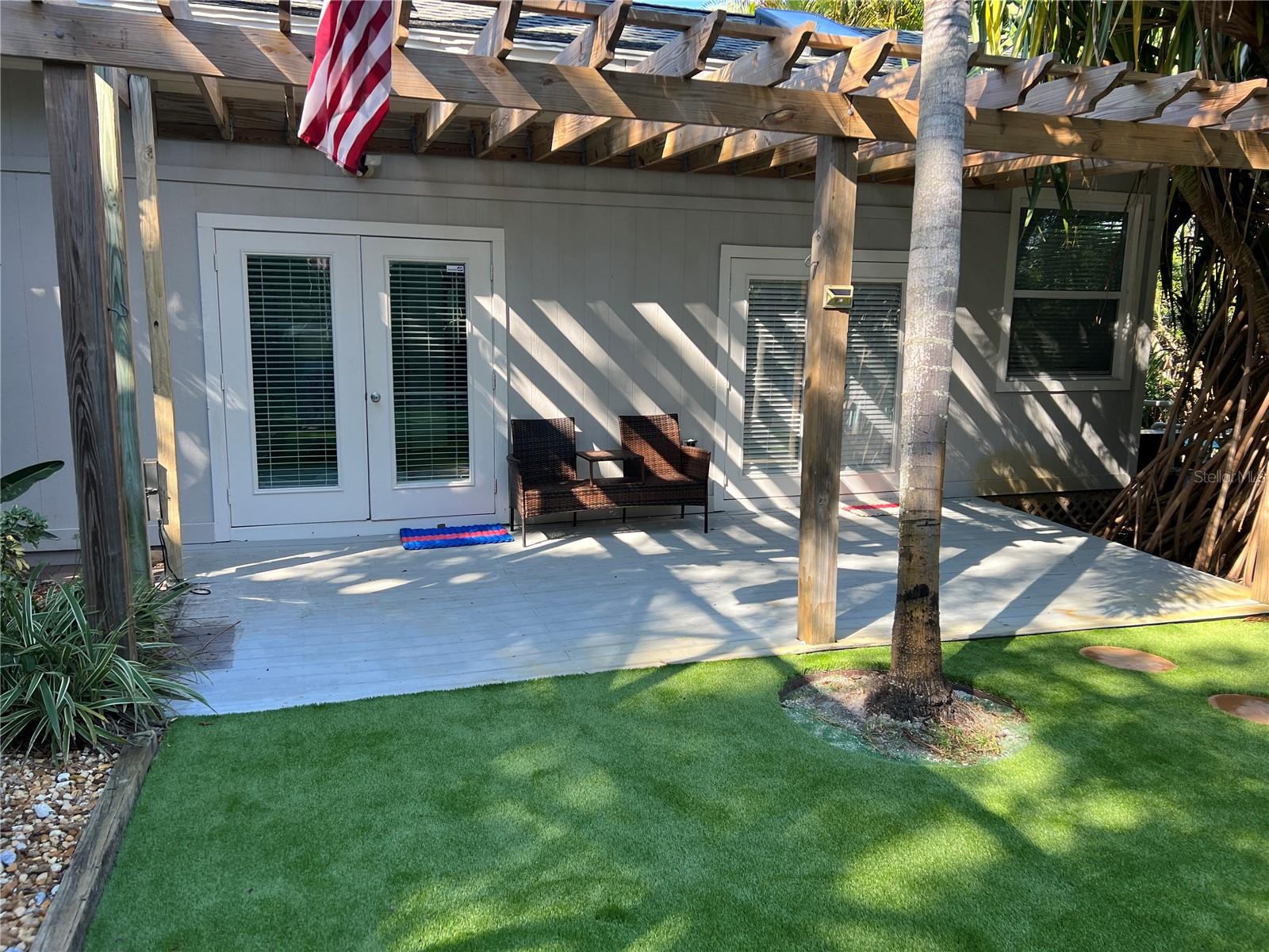 ISLAND CEDARS - Residential