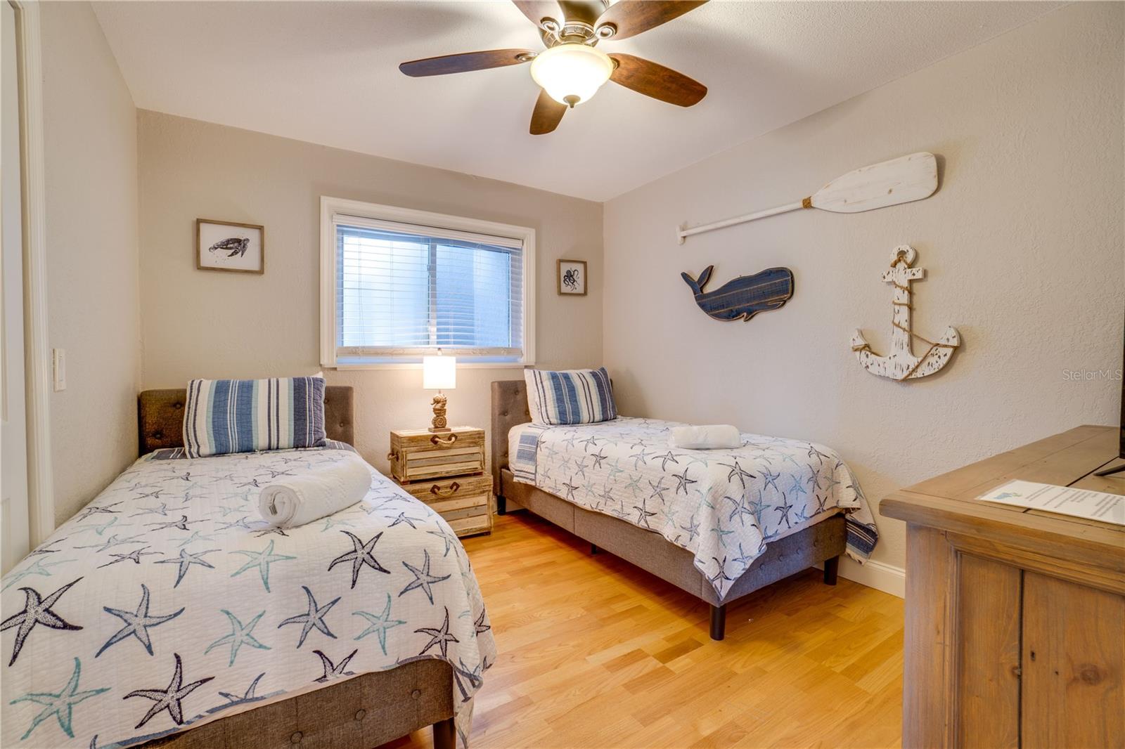 ISLAND CEDARS - Residential