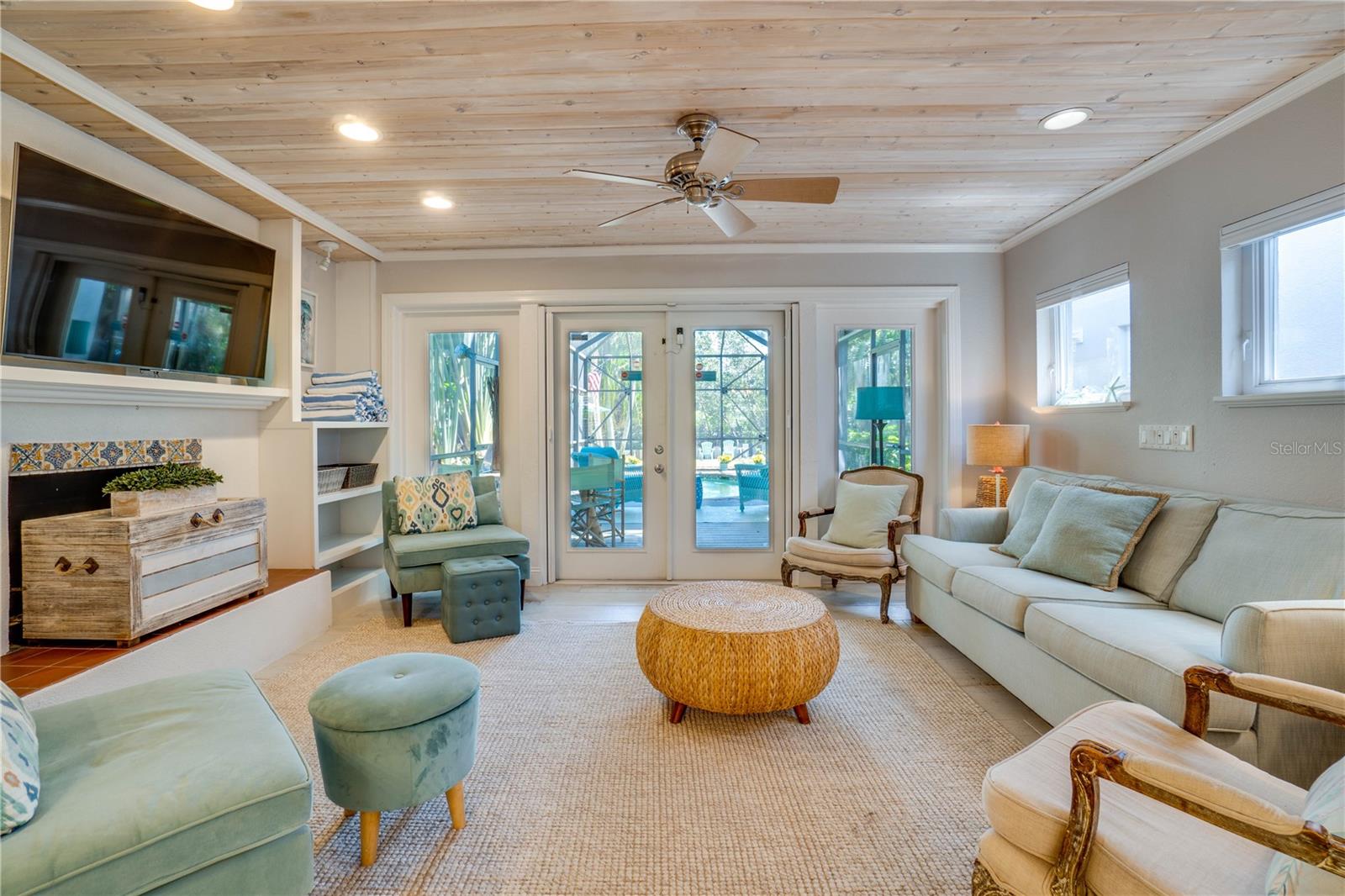 ISLAND CEDARS - Residential