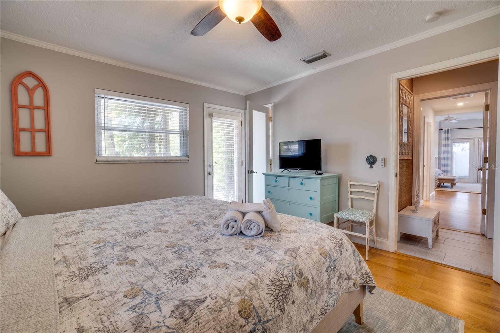 ISLAND CEDARS - Residential