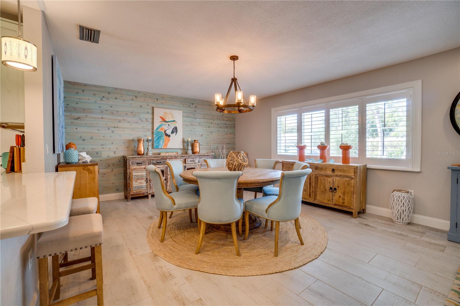 ISLAND CEDARS - Residential