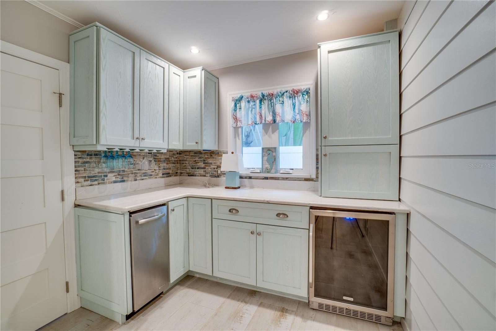 ISLAND CEDARS - Residential