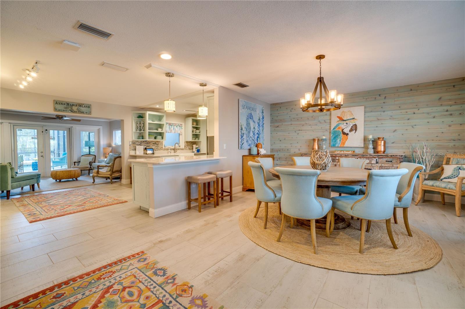 ISLAND CEDARS - Residential