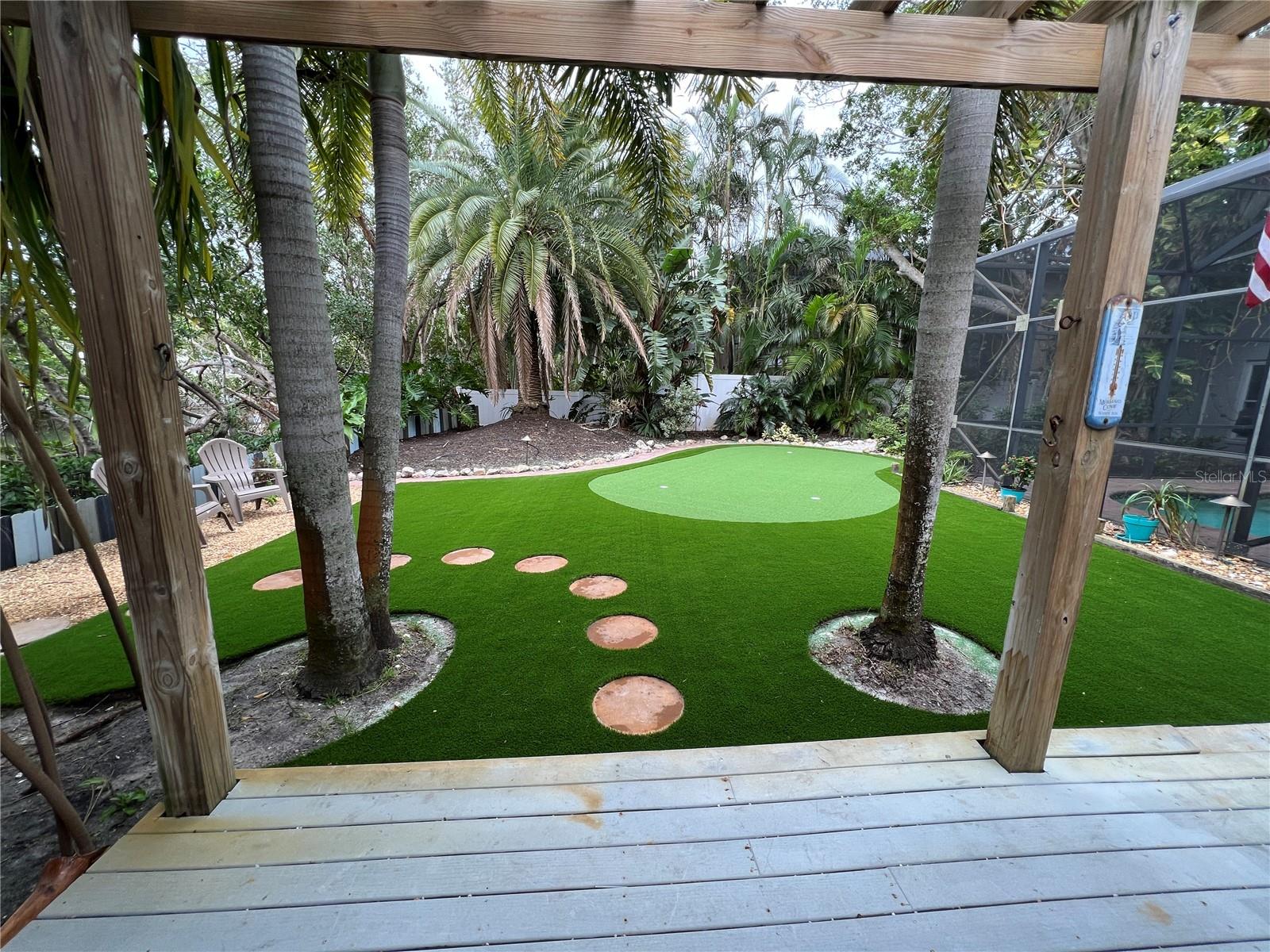 ISLAND CEDARS - Residential