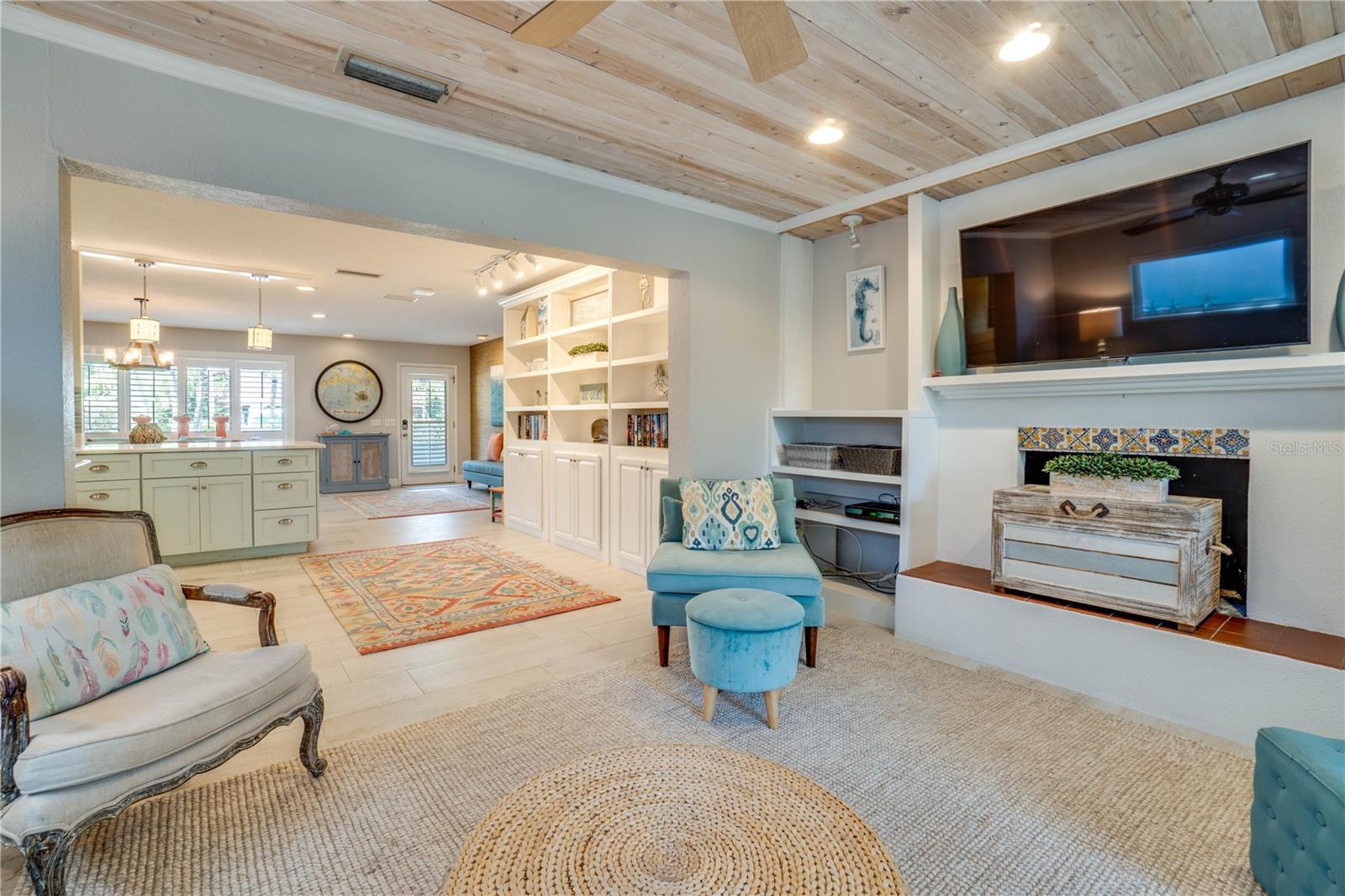 ISLAND CEDARS - Residential