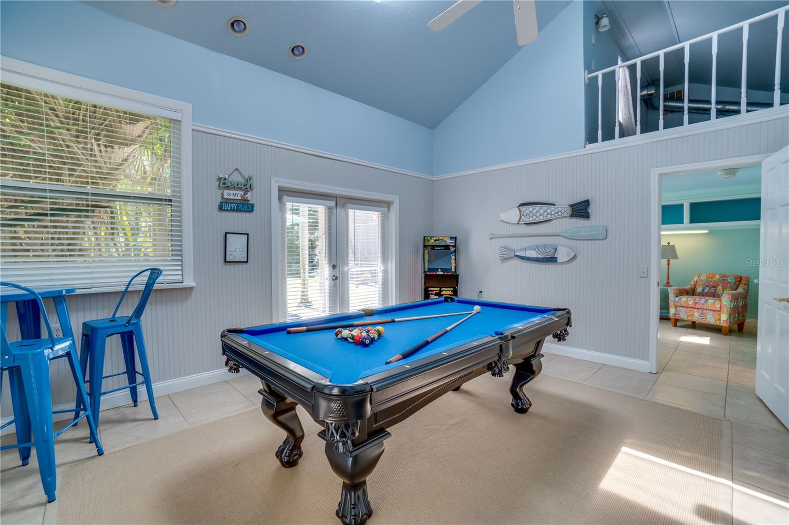 ISLAND CEDARS - Residential