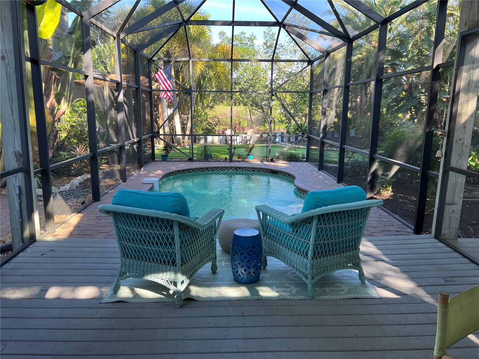 ISLAND CEDARS - Residential