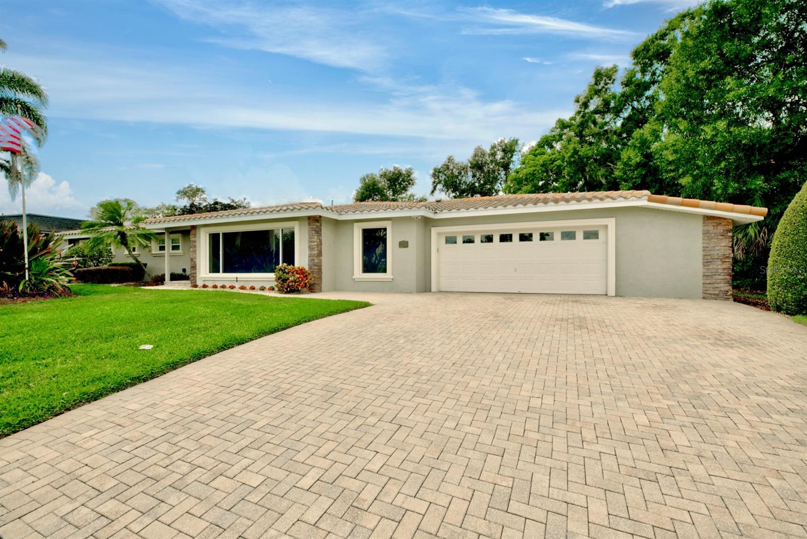 1235 LAKE POINT DRIVE