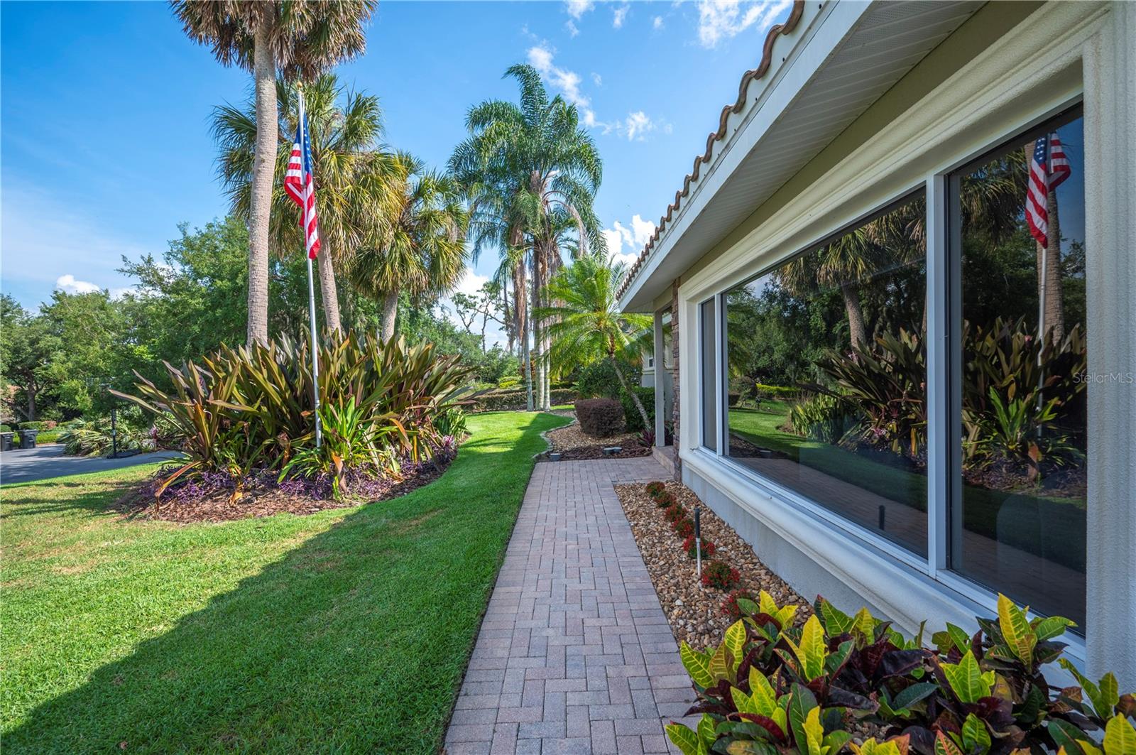 1235 LAKE POINT DRIVE