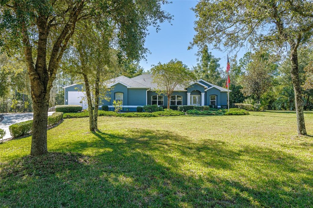 Photo of 18417 SW 66th Loop, Dunnellon, FL 34432 (MLS # OM711895)