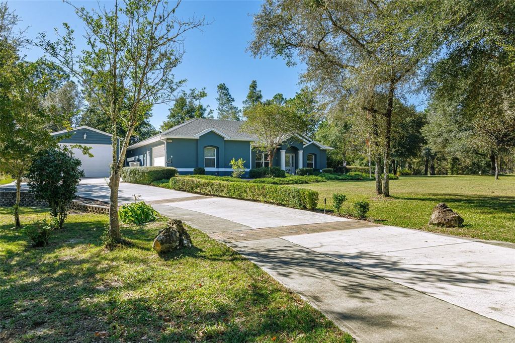 Photo of 18417 SW 66th Loop, Dunnellon, FL 34432 (MLS # OM711895)