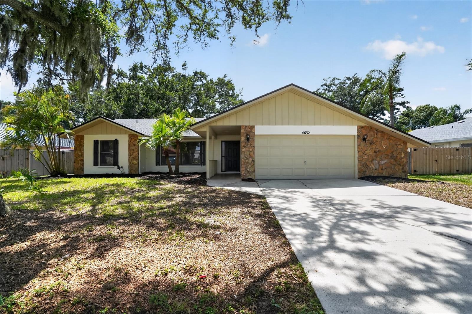 MANATEE OAKS II B - Residential