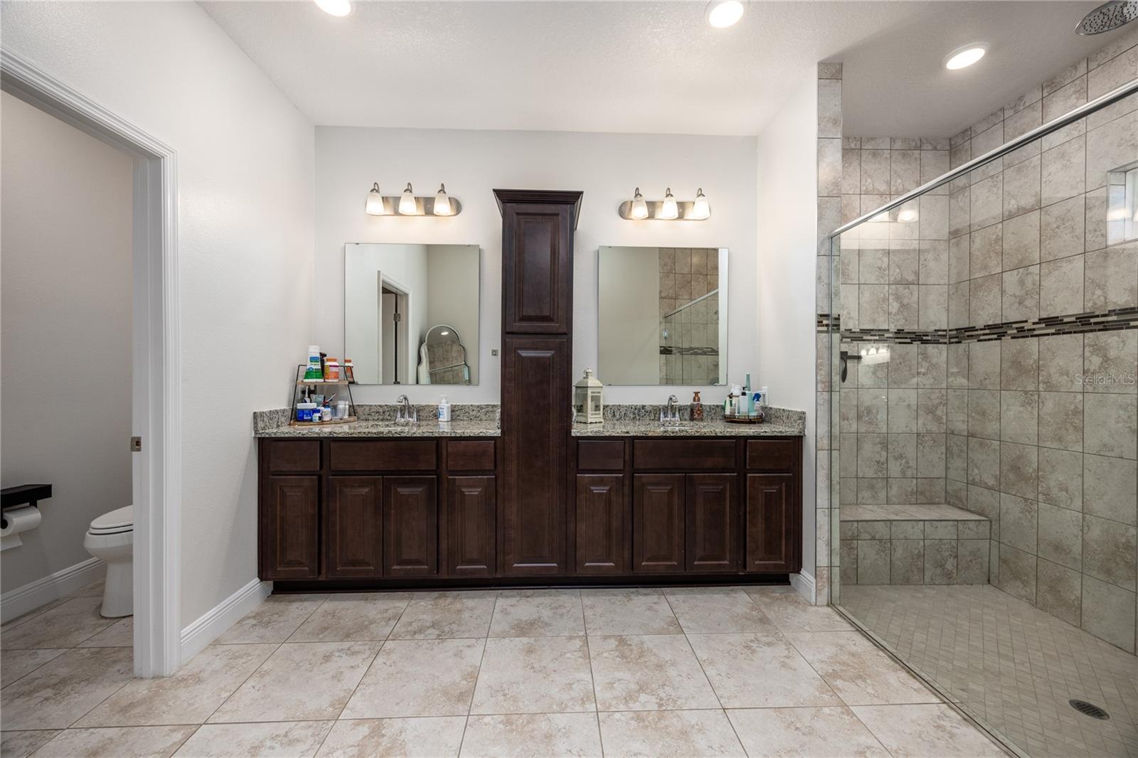 HALF MOON STATION - Residential