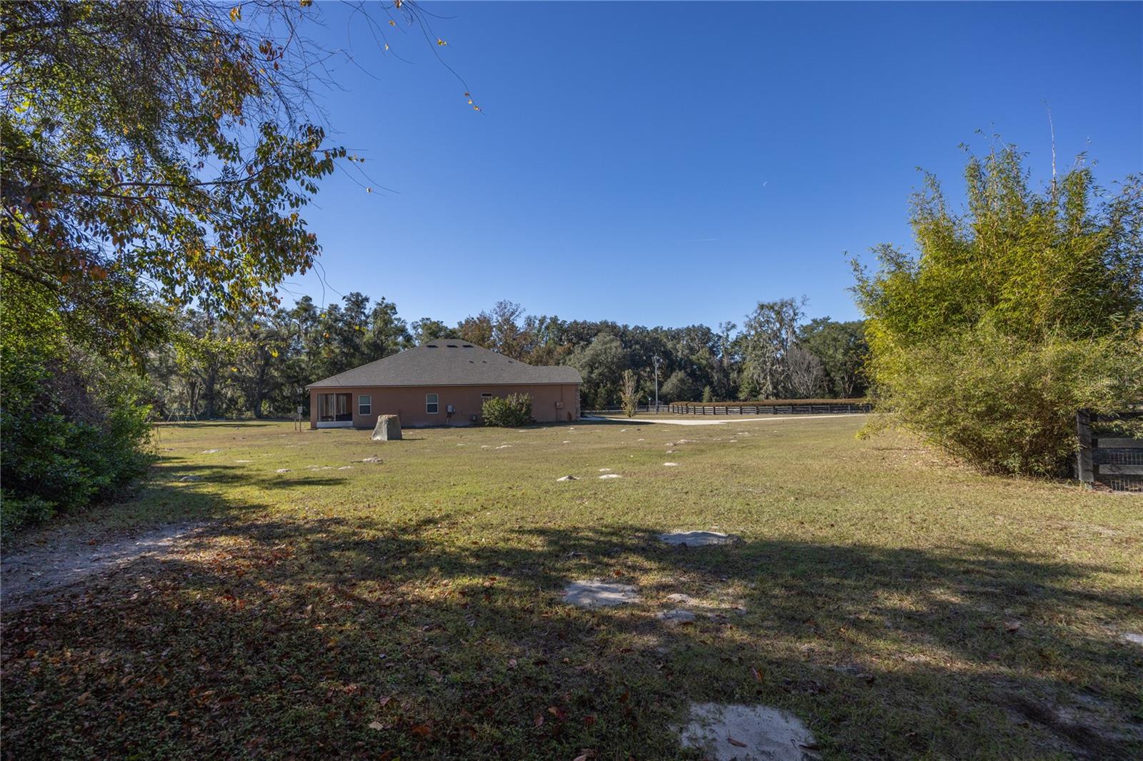 HALF MOON STATION - Residential