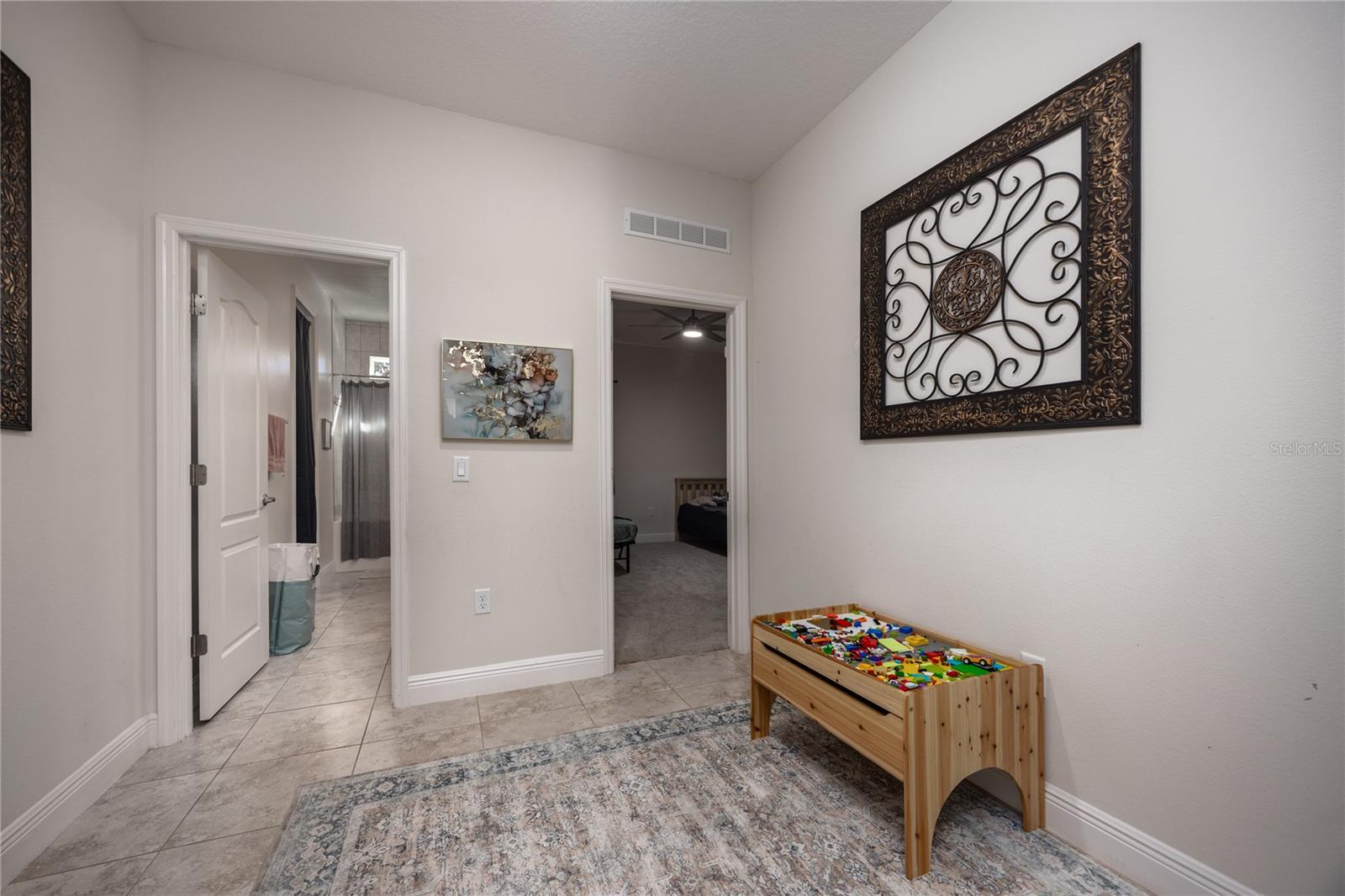 HALF MOON STATION - Residential