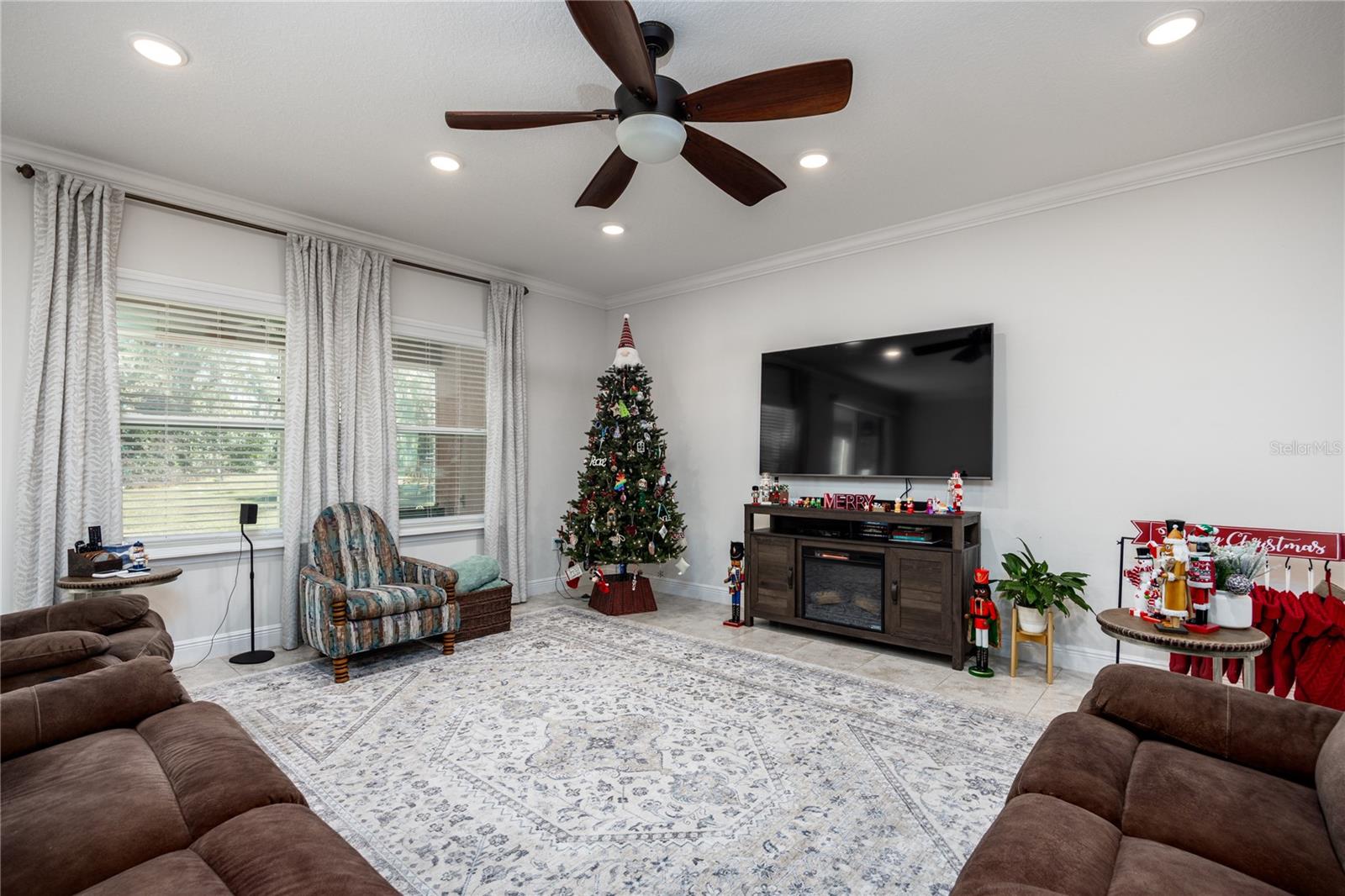 HALF MOON STATION - Residential