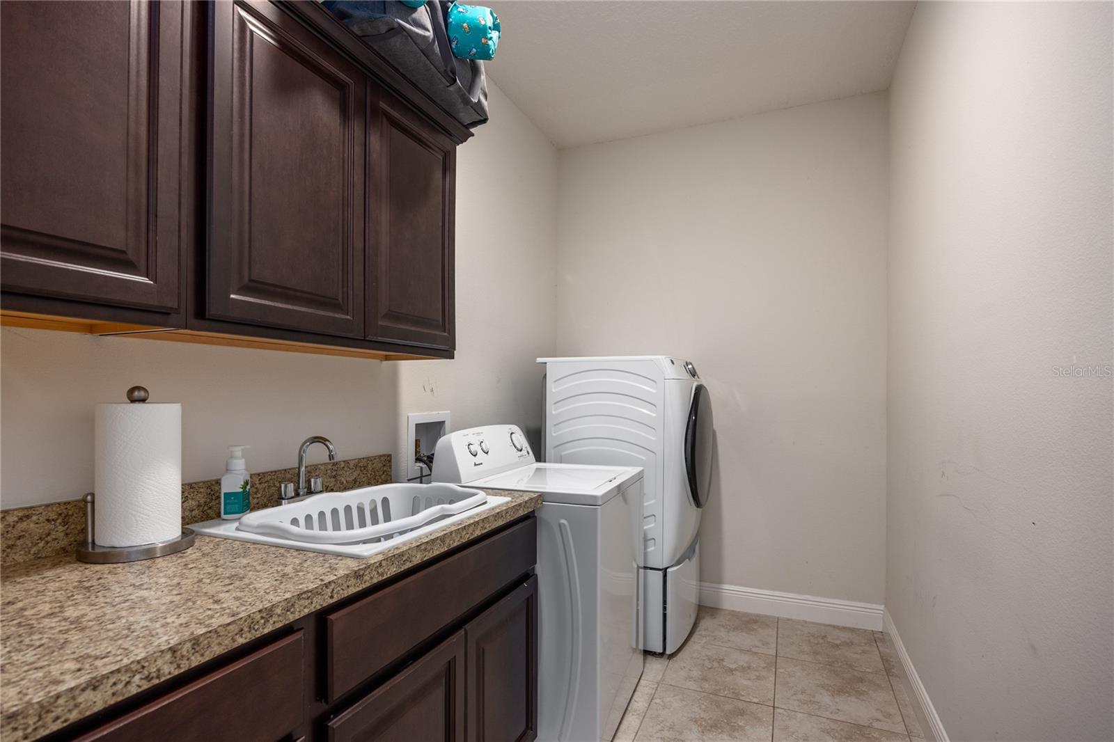 HALF MOON STATION - Residential