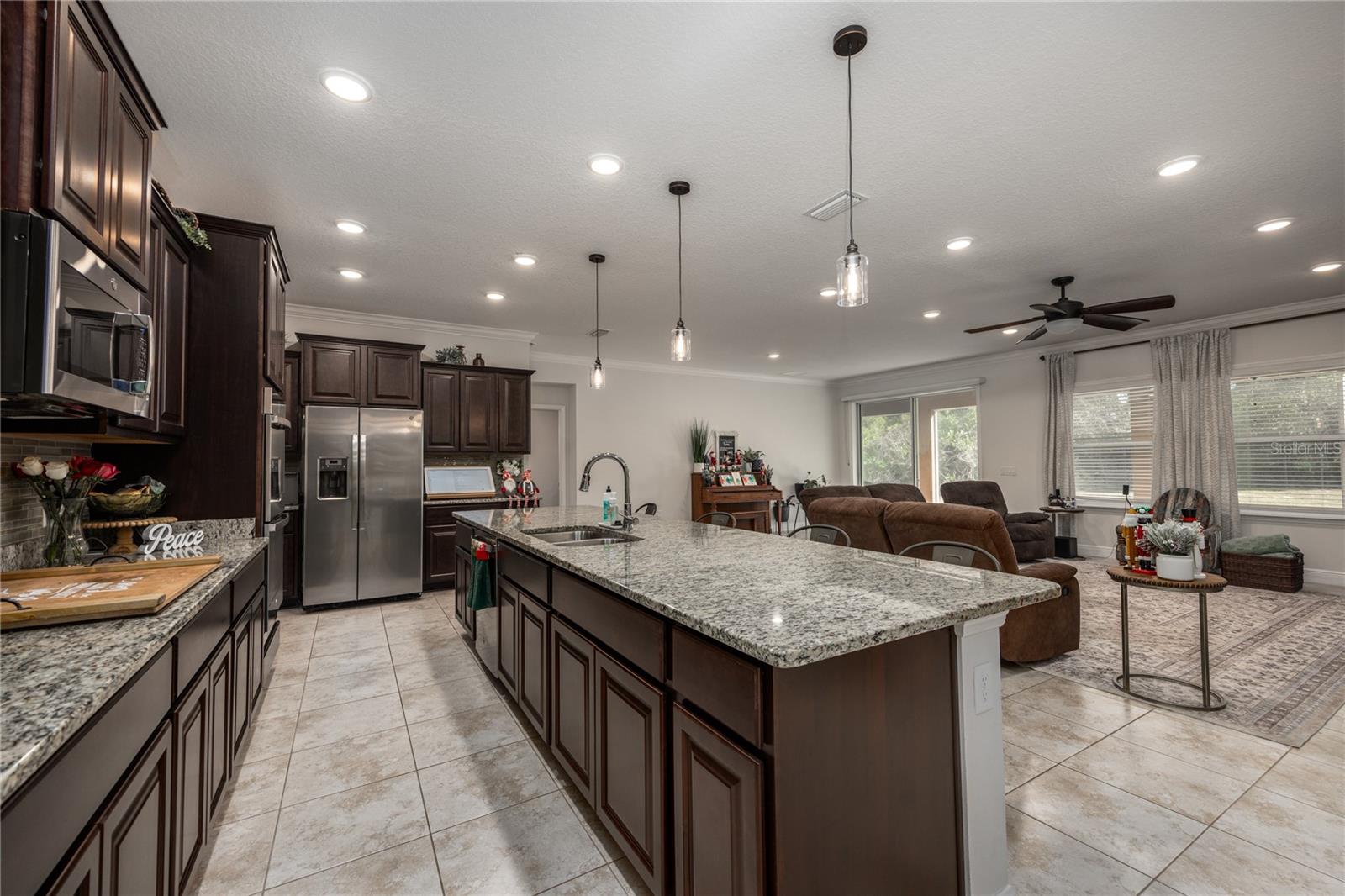 HALF MOON STATION - Residential